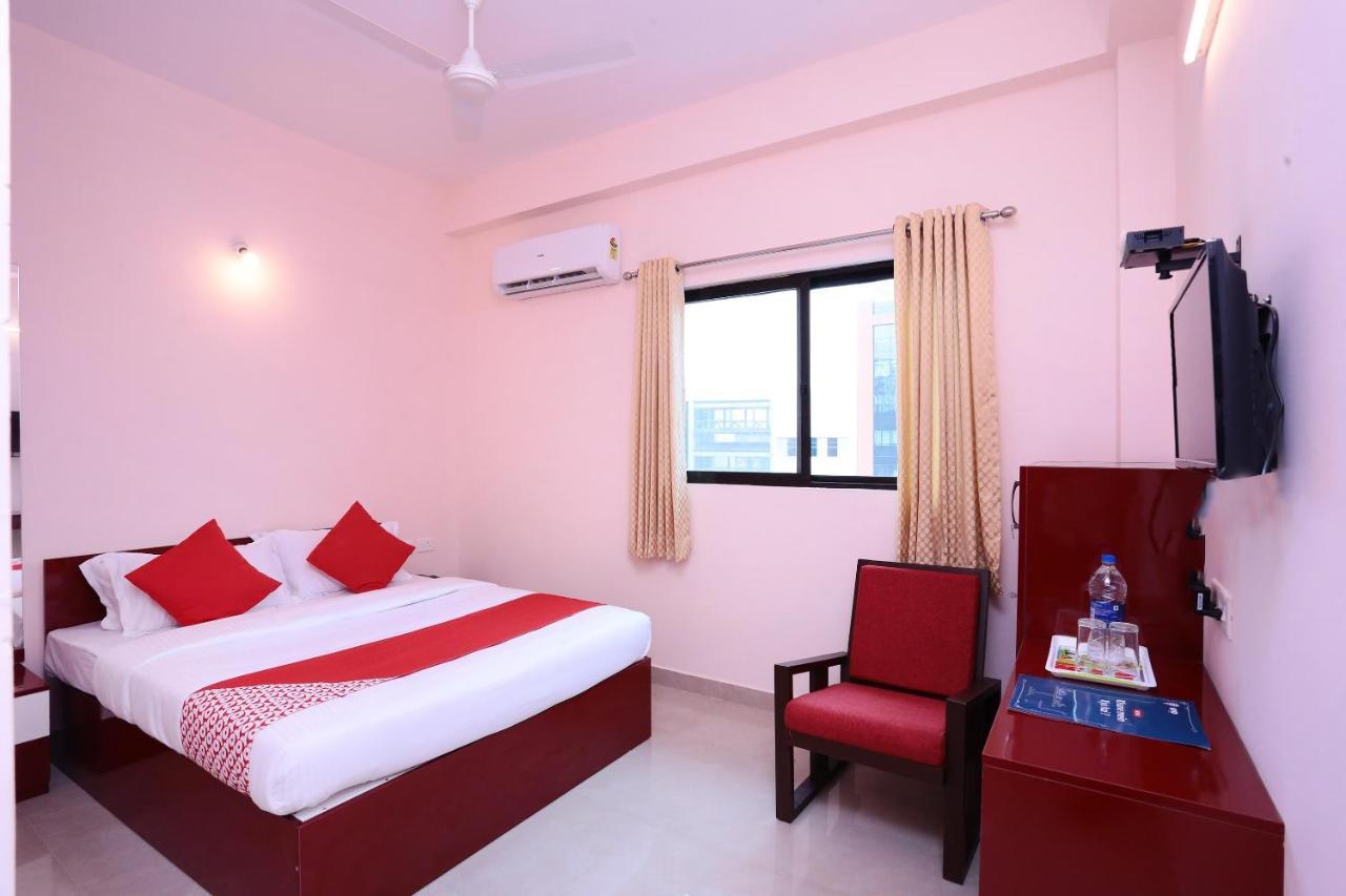 Hotel Oyo 13577 Tkr Metro Residency Kochi Exteriér fotografie