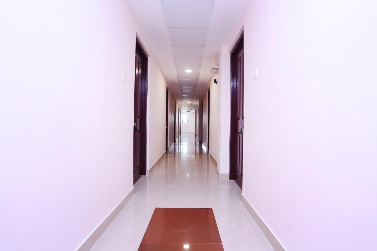 Hotel Oyo 13577 Tkr Metro Residency Kochi Exteriér fotografie
