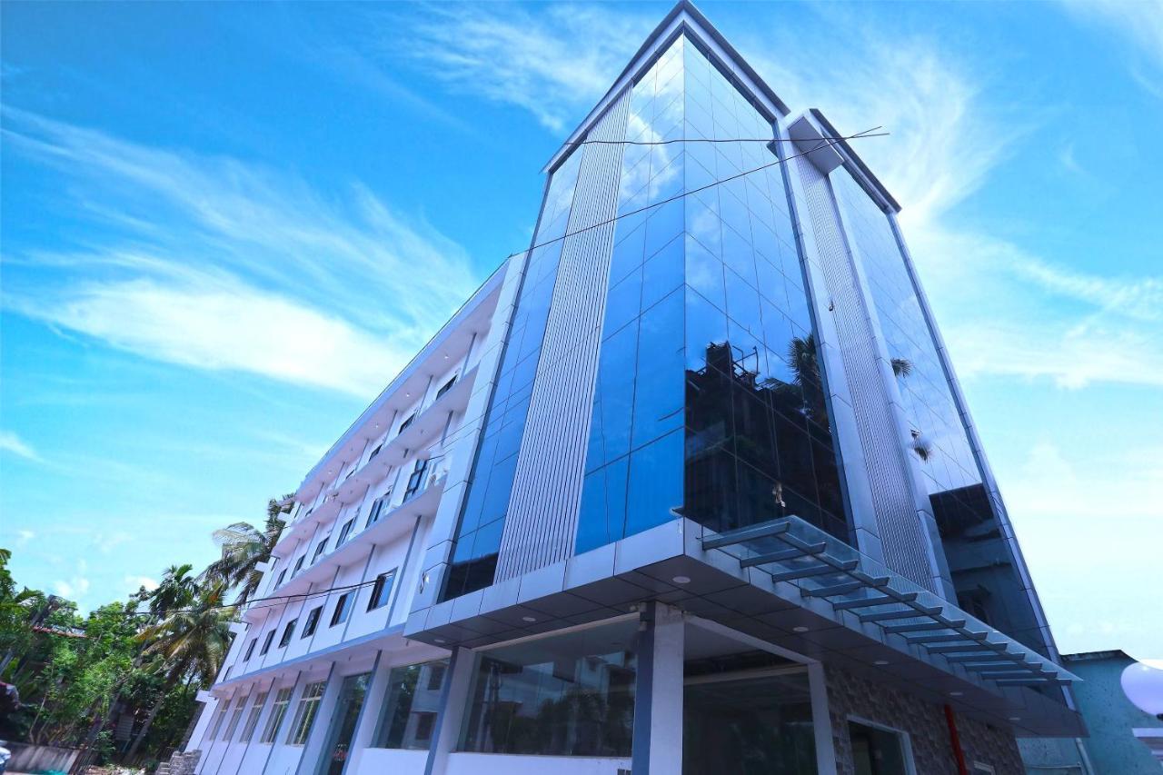 Hotel Oyo 13577 Tkr Metro Residency Kochi Exteriér fotografie